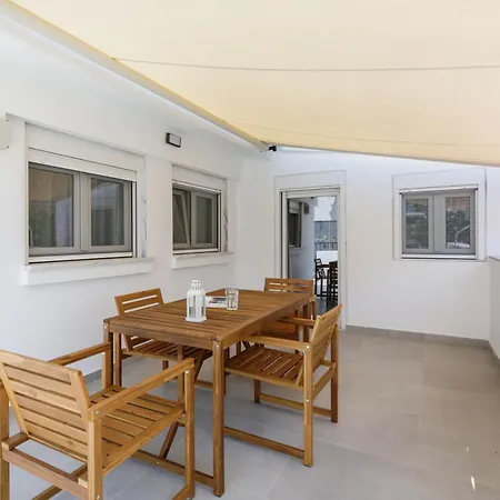 Apartman Kiwi By Halu!, In Perea Peraía