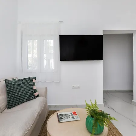 Apartman Kiwi By Halu!, In Perea