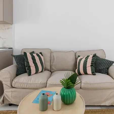 Kiwi By Halu!, In Perea * Peraía